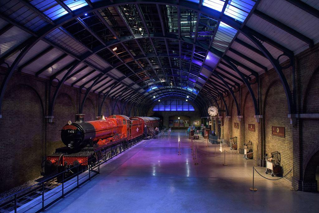 CK, Londýn, Warner Bros. Studio