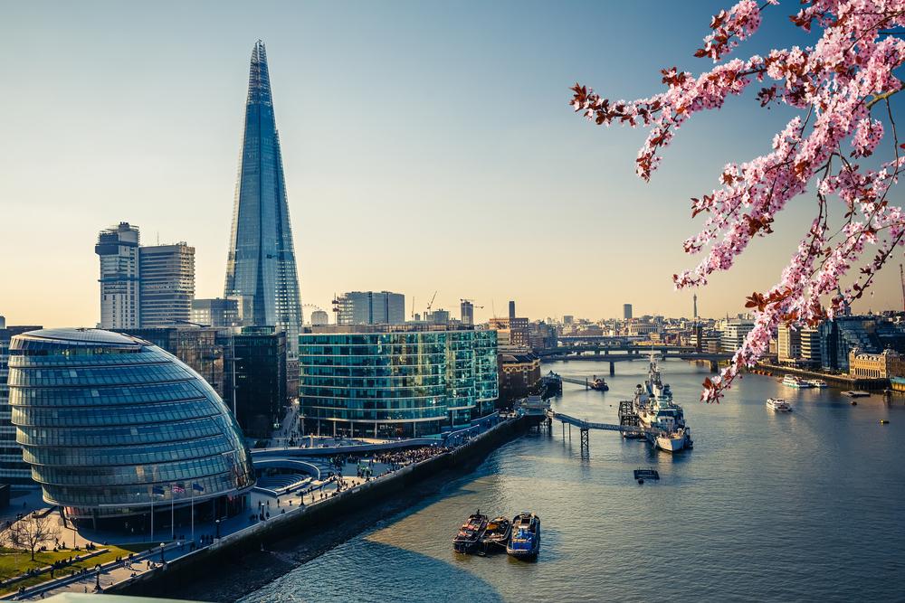 CK, Londýn, pohlded na Temži a London city