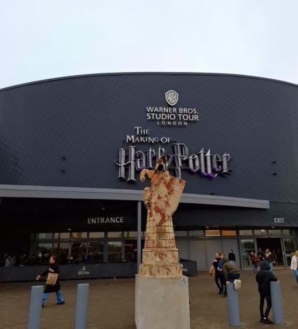 CK, Londýn, Warner Bros. Studio