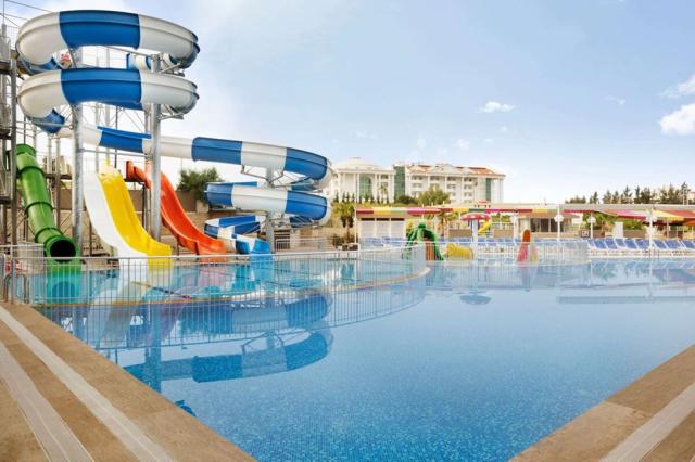 Hotel Ramada Resort, bazén se skluzavkami, Side, Turecko, CK