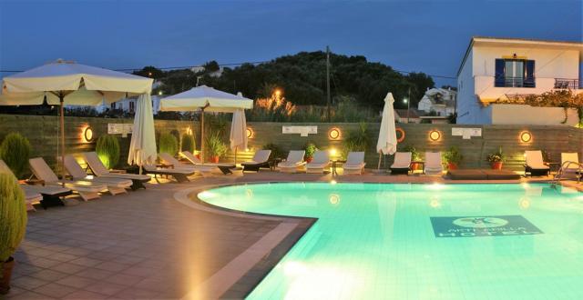 Hotel Akti Arilla, bazén s lehátky, Arillas, Korfu, Řecko, CK