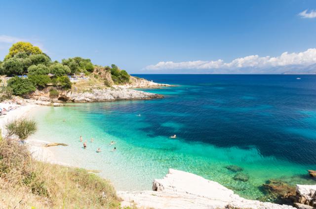 Pláža Paradise v Kassiopi, Korfu, Řecko, CK