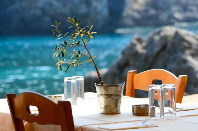 km trave_Greek tavern concept