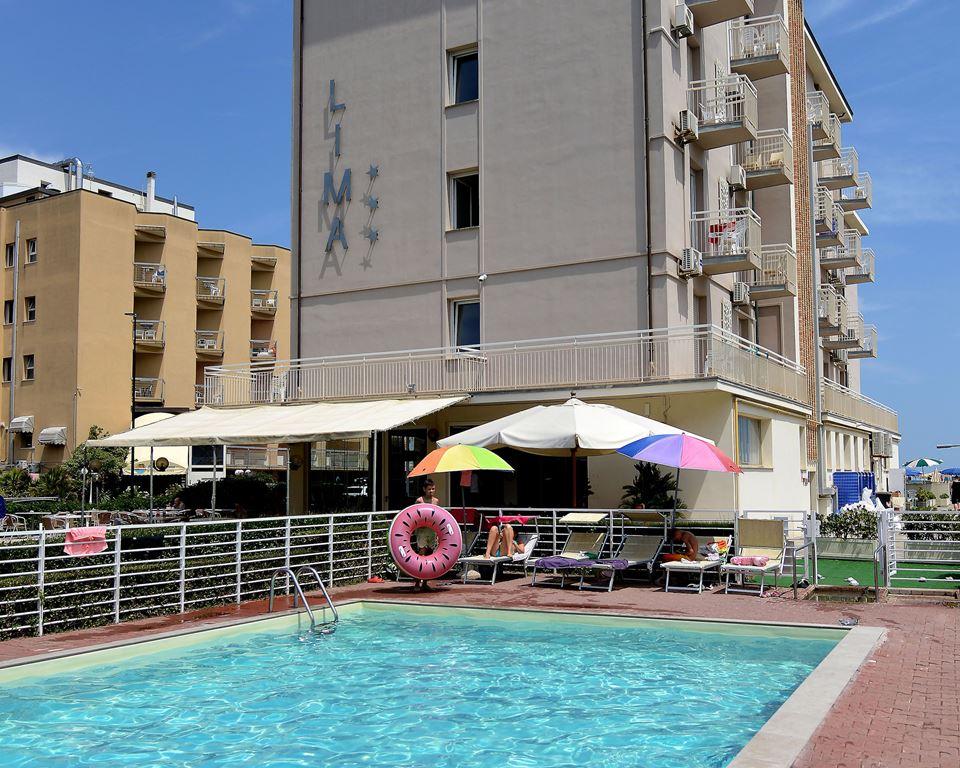 bazén, hotel Lima, Lido di Savio, Itálie, CK