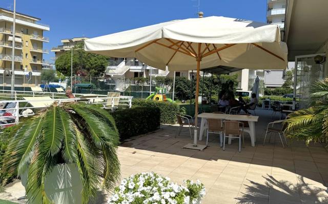 CK CK, hotel Lima - terasa u hotelu