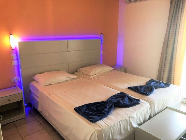 Pokoj pro dvě osoby, hotel Silver Beach, Roda, Korfu, Řecko, CK