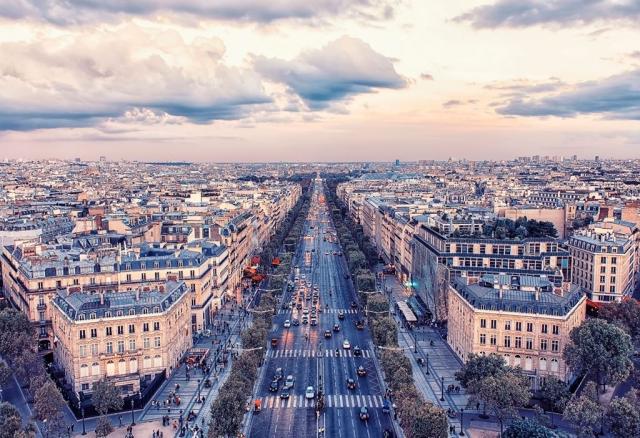 Paříž - Avenue des Champs-Élysées