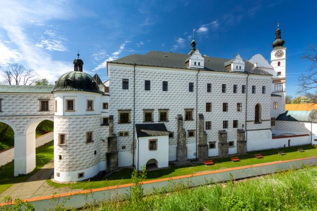 CK CK, Kladruby a Pardubice, Pardubice -zámek