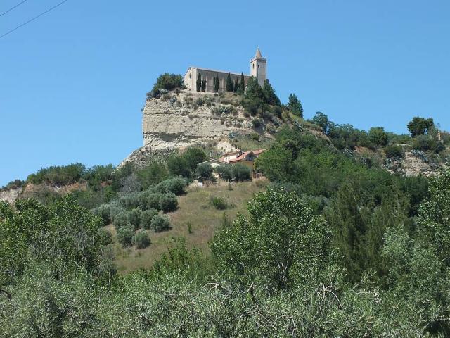 Offida chiesa santa maria della rocca