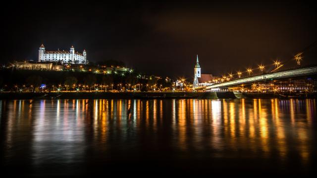 bratislava gd9ea2a48f 1920