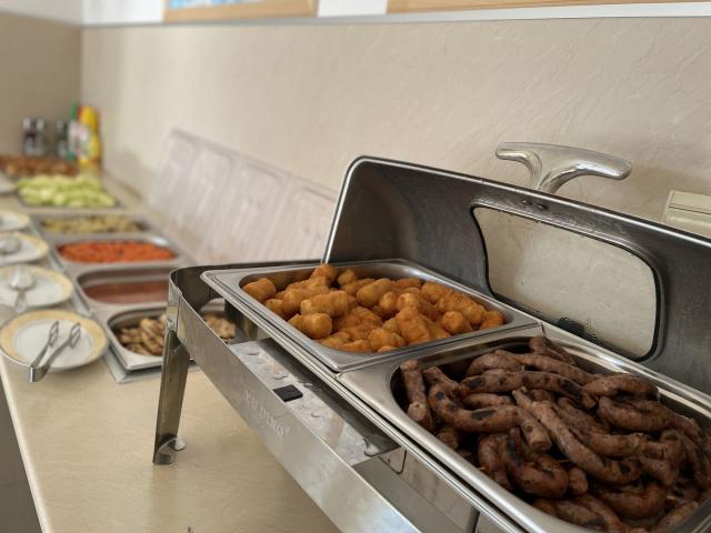Buffet-table_05