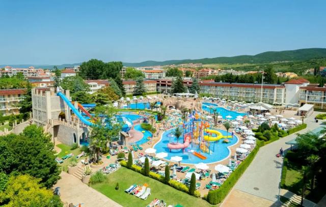 Dit Evrika Beach Club