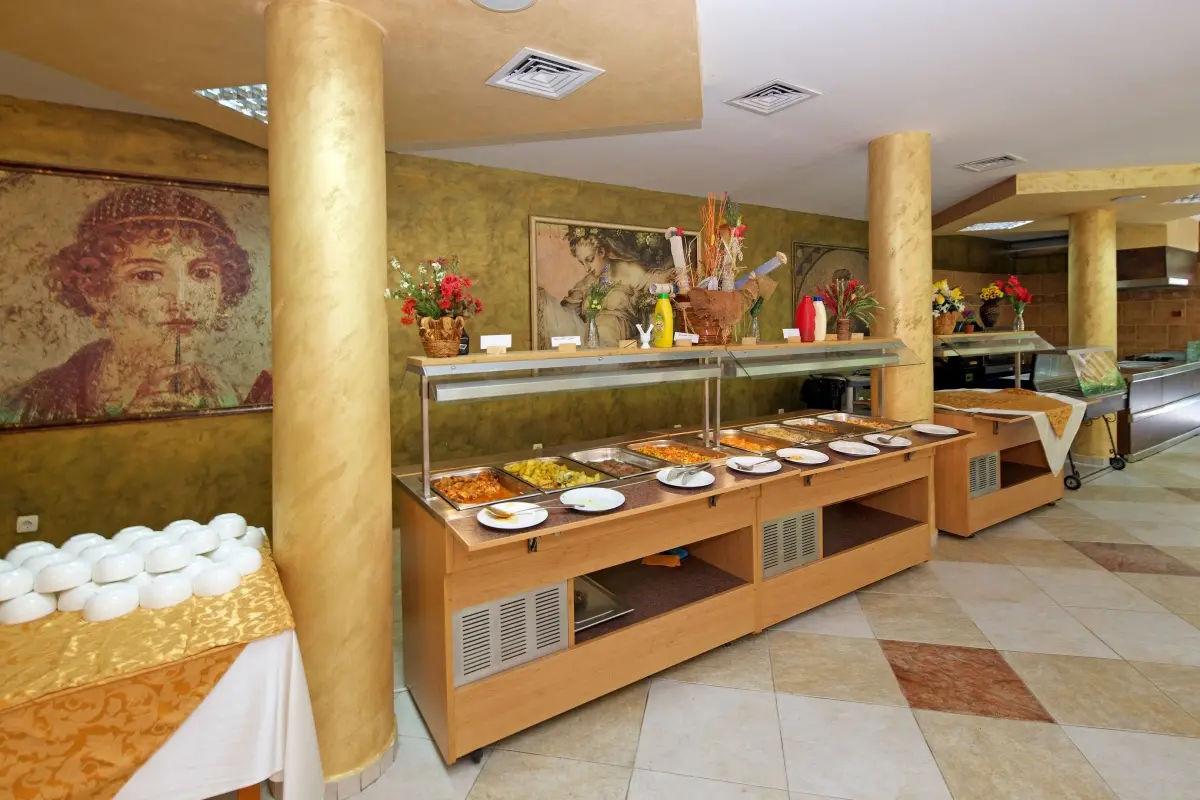 24139929-yavor-palace