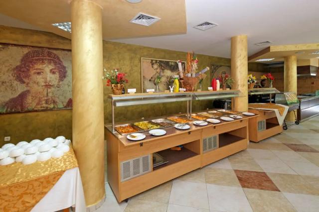 24139929-yavor-palace