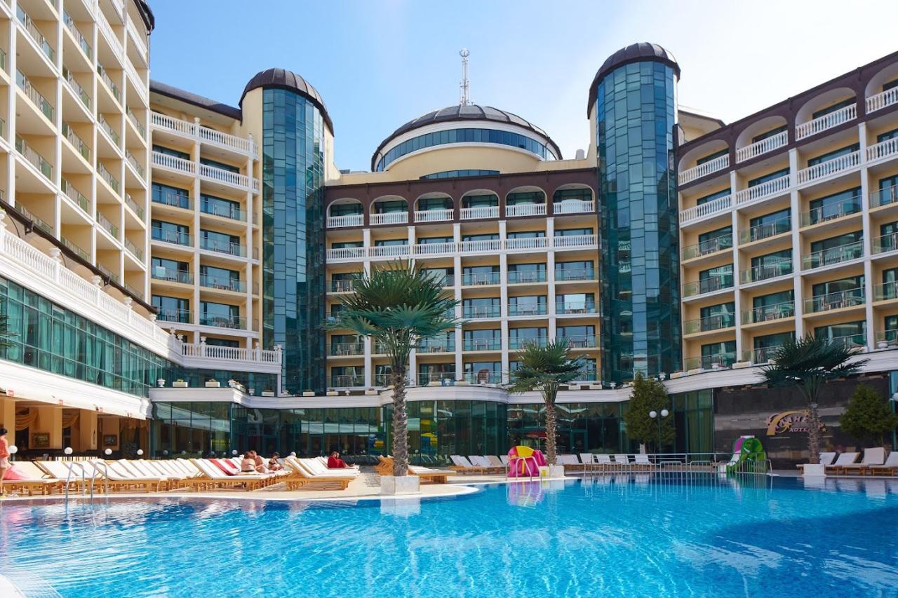 Swimming pool area 2