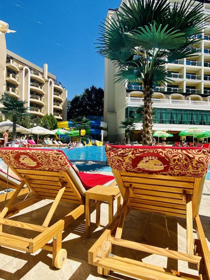 Swimming pool area 5