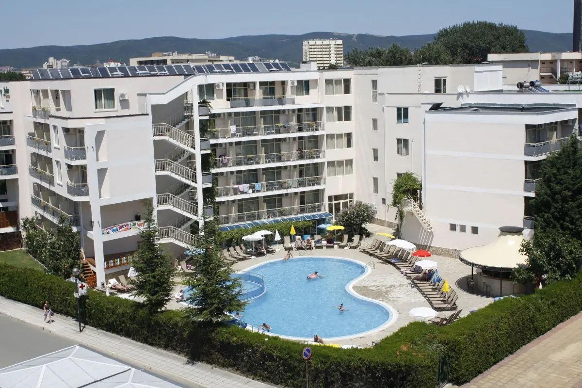 28184239-kavkaz-golden-dune