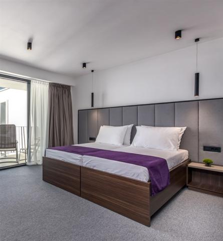 Superior twin room, sea view, balcony.PNG