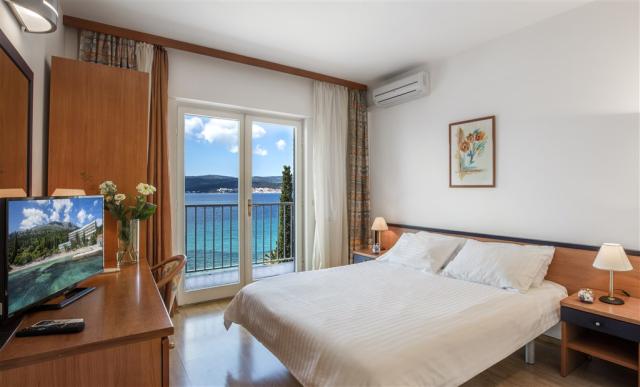Comfort_Double_Room_With_Seaview_Balcony_S2BS_2.jpg