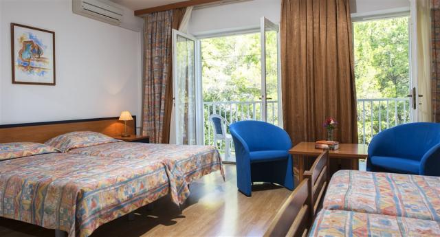 Comfort_Familiy_Room_With_Balcony_S4FB_2.jpg