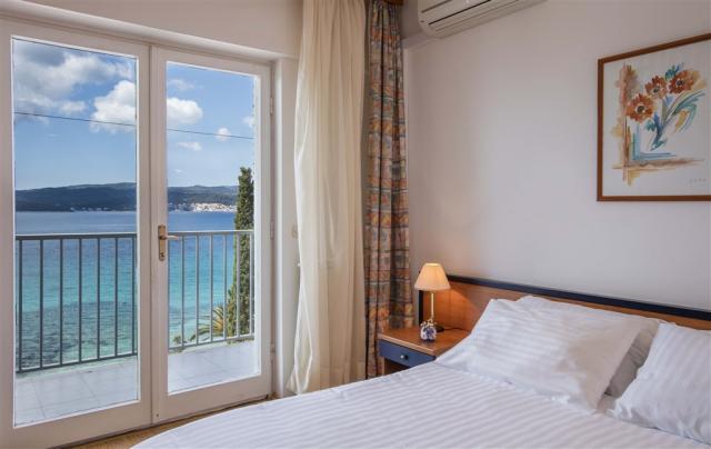 Superior_Double_Room_With_Seaview_Balcony_Additional_Bed_S3BS_1