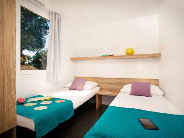 005f_bookingcom.jpg
