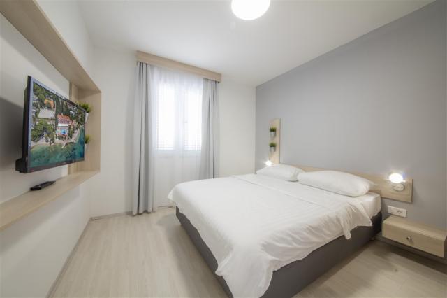 Superior_Double_Room_With_Balcony_S3BP_2.jpg
