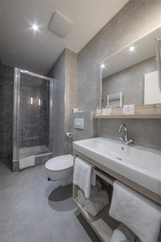 Standard_Double_Room_S2_2.jpg