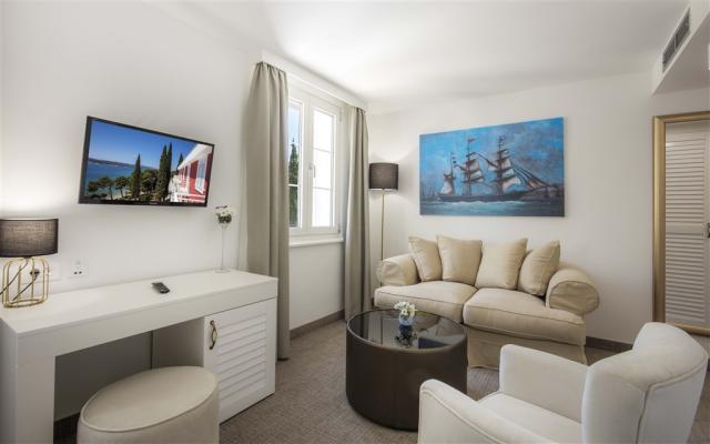 Comfort_Double_Room_S3_5.jpg