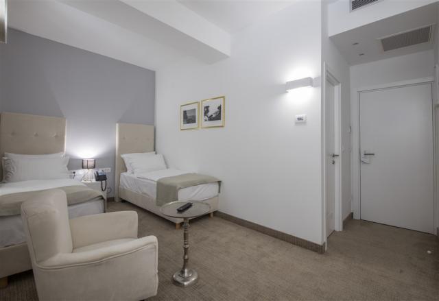 Standard_Double_Room_S2_3.jpg