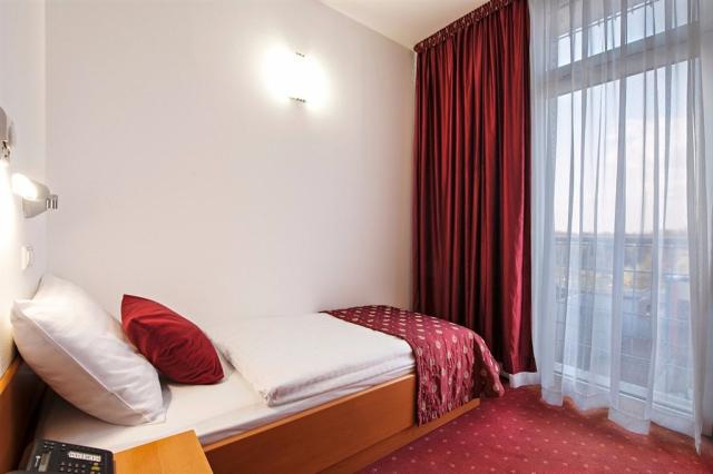 a-cosy-single-room.jpg