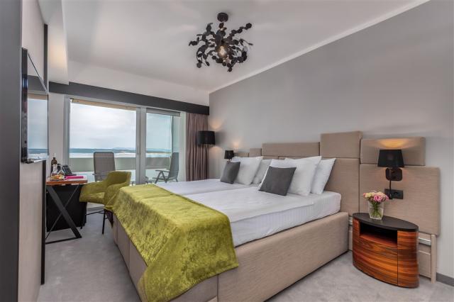 Premium double room, sea view, balcony (2).jpg