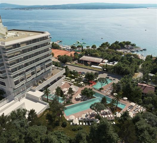 Outdoor pools_hotel Omorika.jpg