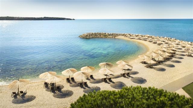 Aminess_Maestral_Hotel_Beach_2.jpg