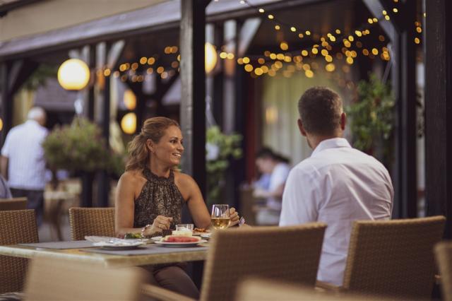 DH Bük_restaurant_terrace 2.JPG