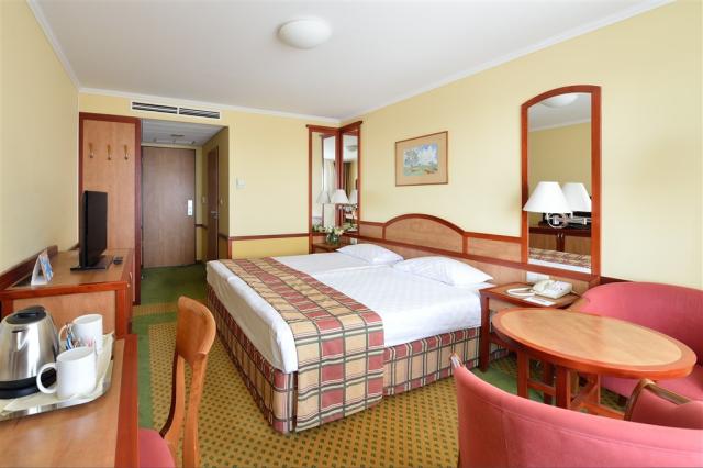 DH Bük_superior room 4.jpg