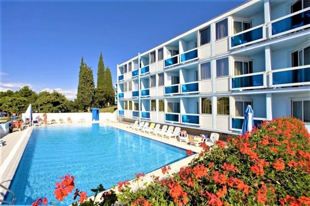 Plavi 2.jpg