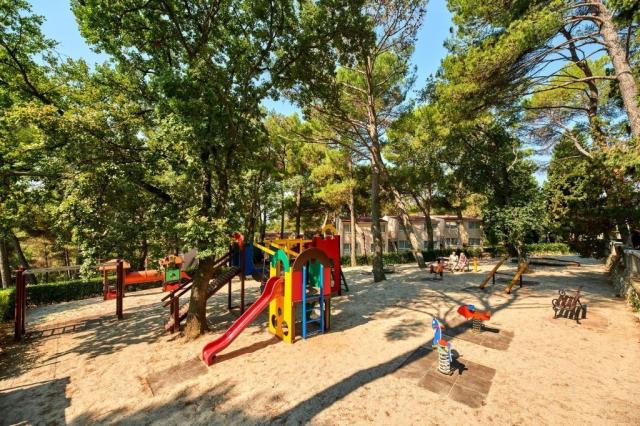 Apartments_Bellevue_Plava_Laguna_2020_Childrens_playground_-102
