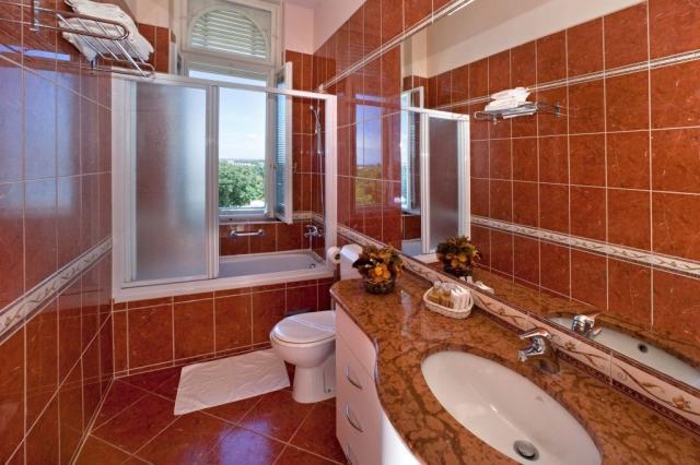Apartments_Bellevue_Plava_Laguna_Studio-for-2-persons-with-terr
