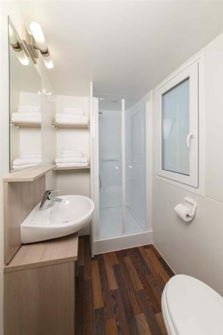 CampingIN-Park-Umag-Mobile-Homes-Classic-Park-zone-10-682x1024.