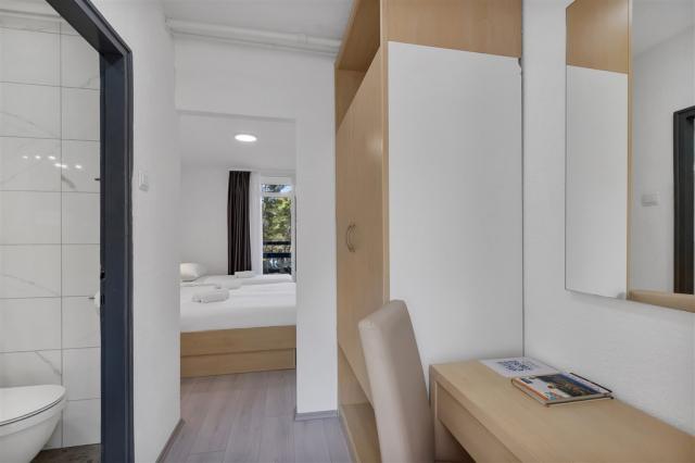 Standard double room with extra bed (2).jpg