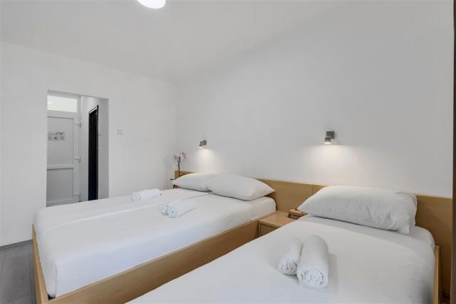 Standard double room with extra bed (4).jpg