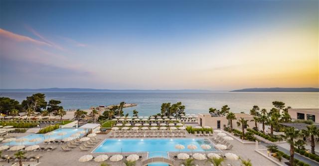 pool-relax-zone-5.jpg