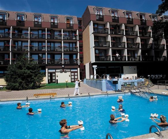 5_dhsr_sarvar_fitness_aqua_jogging__1_.jpg