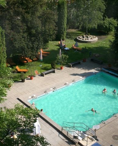 4_dhsr_sarvar_spa_outdoor_thermal_bath.jpg