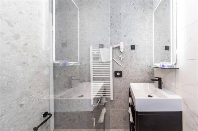 Bathroom_Ad Turres Holiday Resort (1).jpg