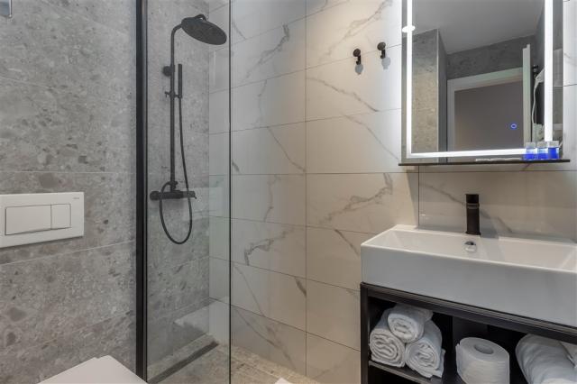 Bathroom_Ad Turres Holiday Resort (2).jpg