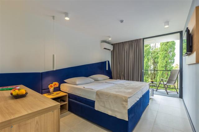 Standard twin room_Ad Turres Holiday Resort (2).jpg