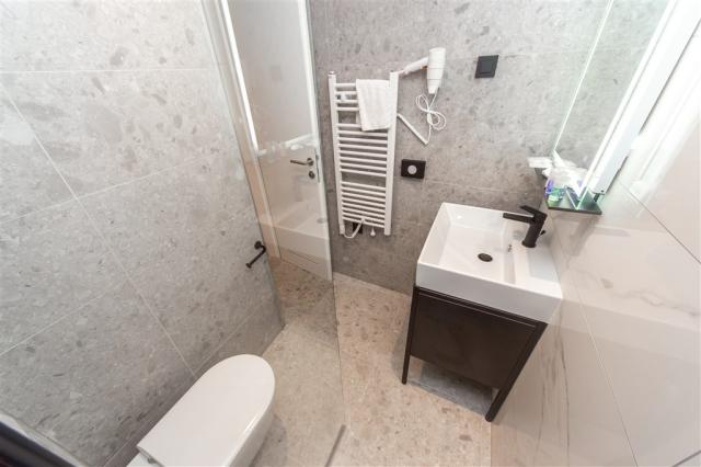 Bathroom_Ad Turres Holiday Resort (3).jpg
