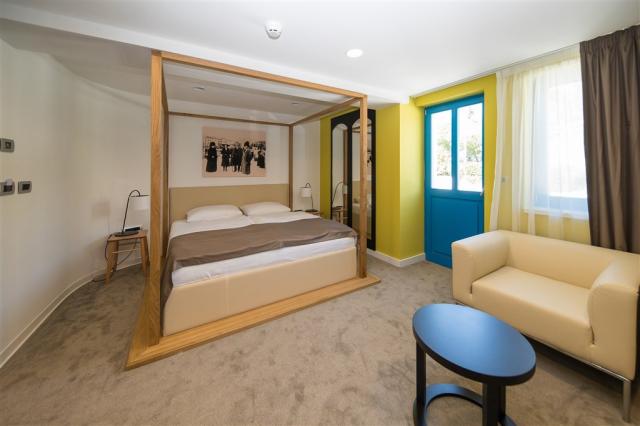Classic double room, balcony_hotel Esplanade (4).jpg